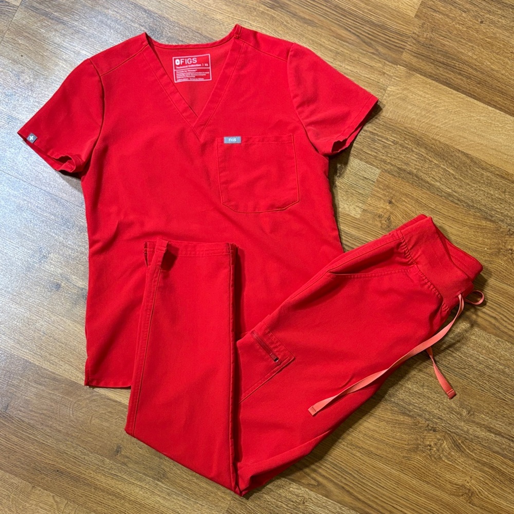 Figs Pop Red Scrub Set